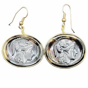 Vintage Cameo gold plate Gold black Earrings